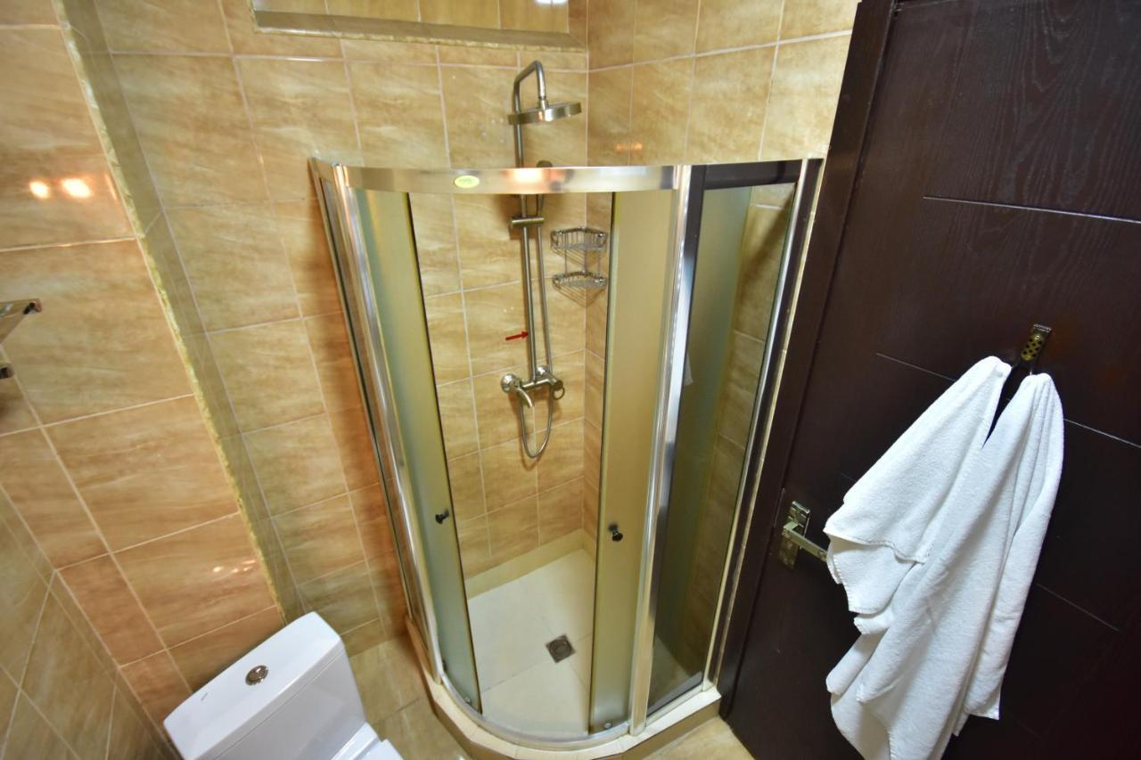 באטומי Hotel Chao מראה חיצוני תמונה