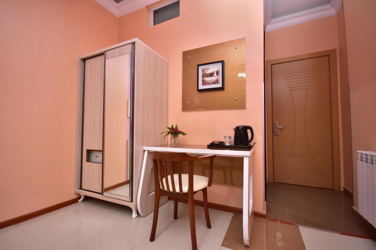 באטומי Hotel Chao מראה חיצוני תמונה