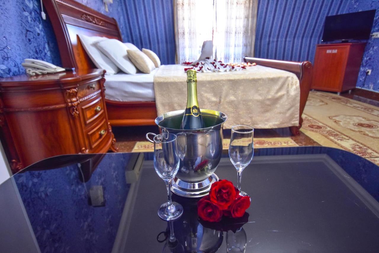 באטומי Hotel Chao מראה חיצוני תמונה