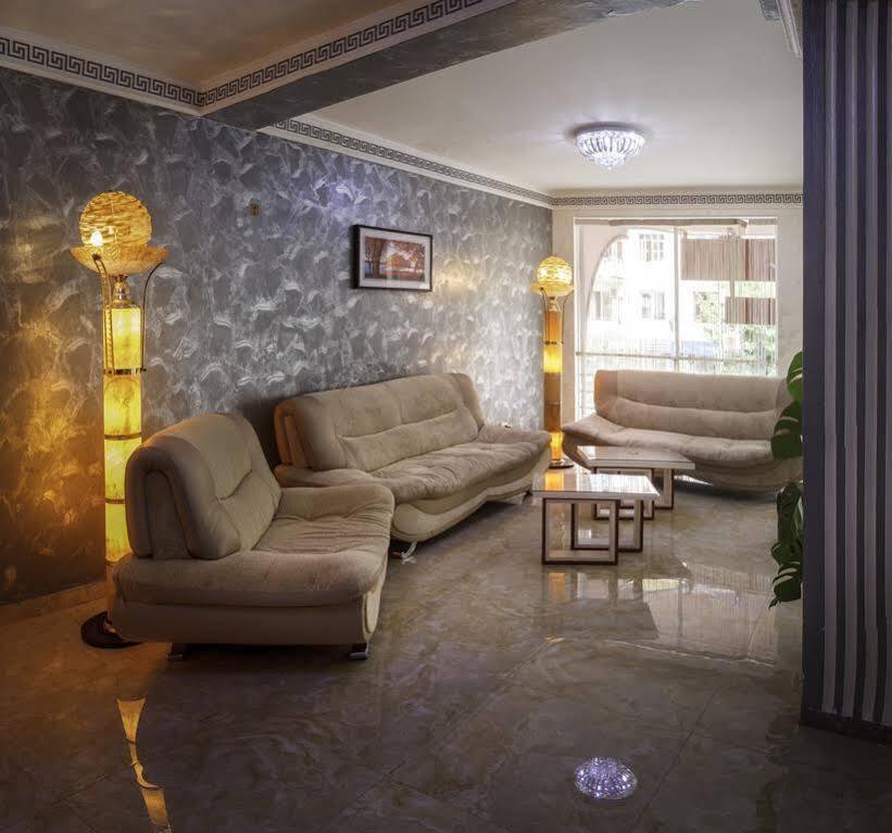 באטומי Hotel Chao מראה חיצוני תמונה